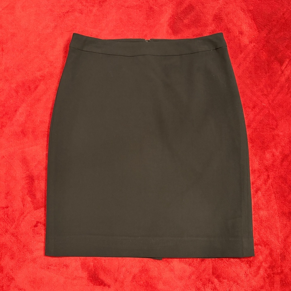 Jones & Co. Essentials Black Knee Length Skirt